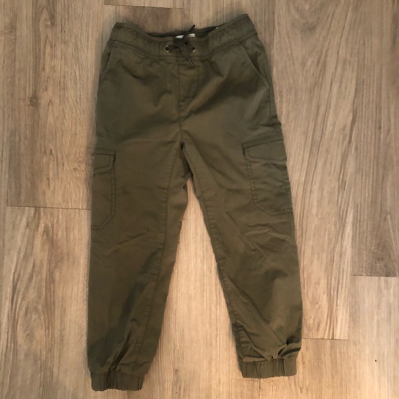Old Navy Other - Boys lightweight cargo joggers EUC Old Navy Other - Boys lightweight cargo joggers EUC